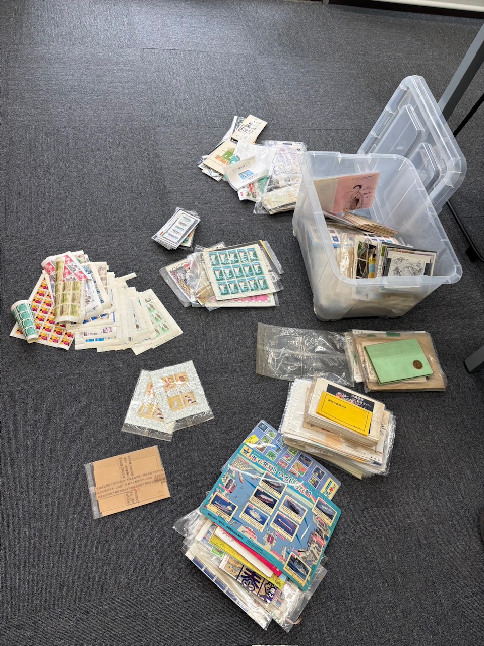 画像：切手などを買取させて頂きました。