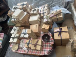 坂出市で出張買取した茶道具と木箱入りの骨董品