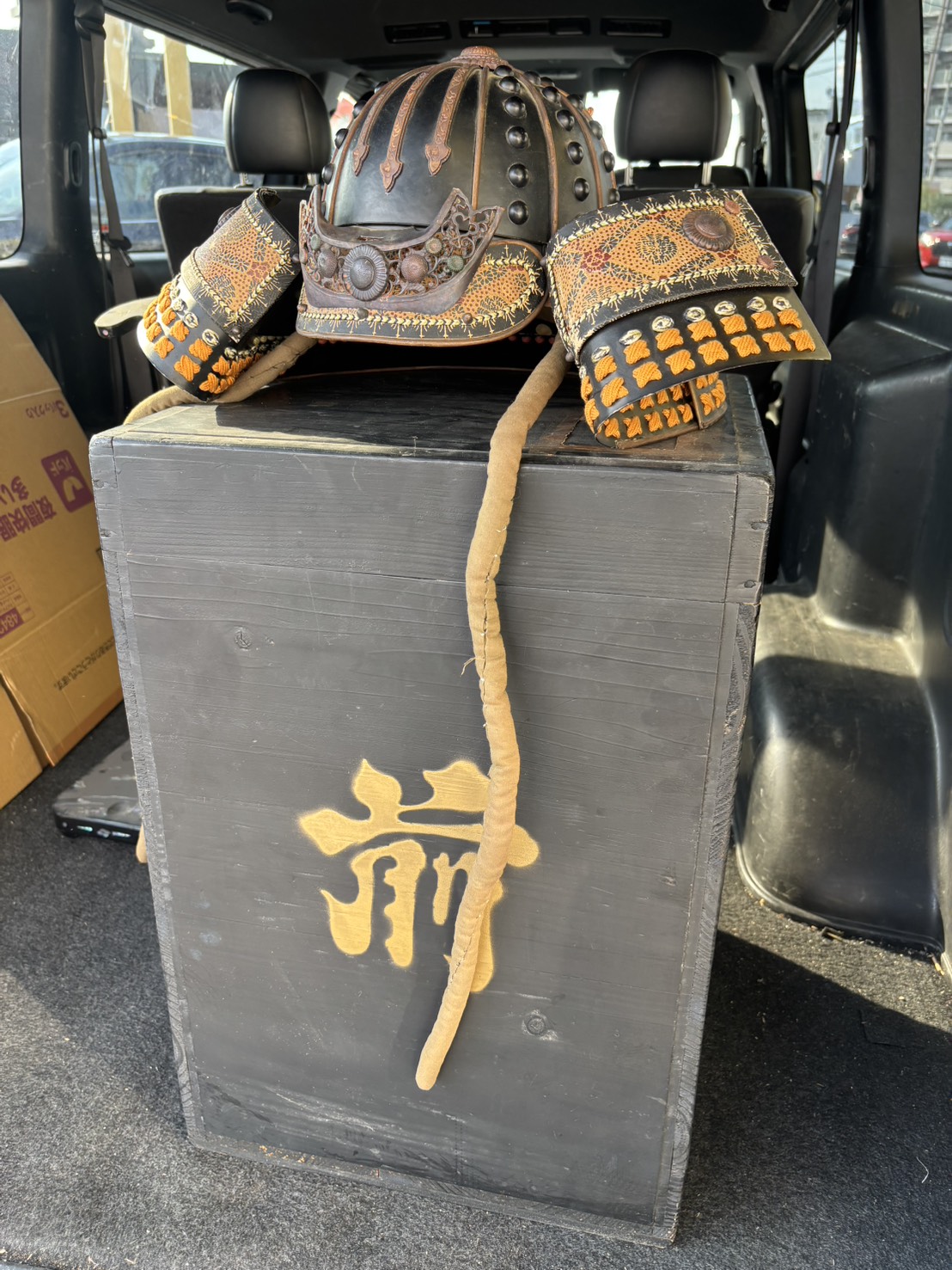 画像：鎧・刀装具・陣笠・鍔を出張査定｜坂出市 武具 買取