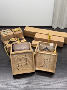 表千家の茶道具や共箱付き茶碗の買取品
